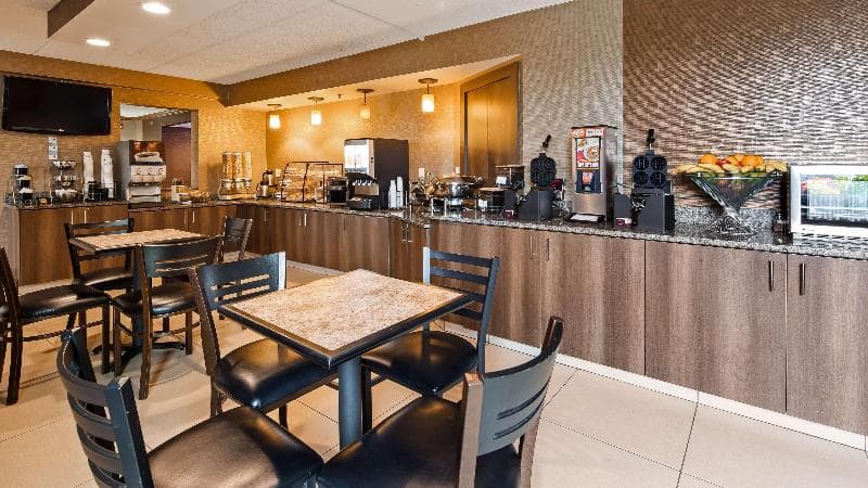 Best Western The Inn At Buffalo Airport 3