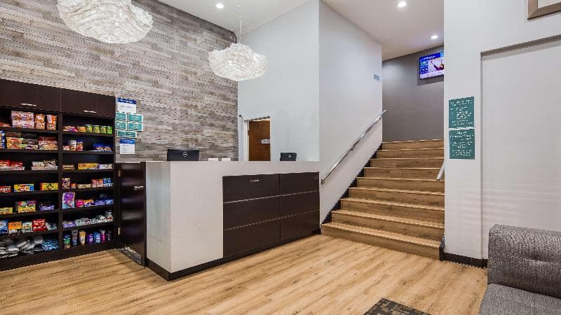Best Western JFK Airport Hotel 5