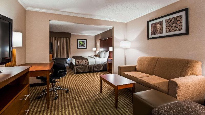 Best Western Plus Liverpool-Syracuse Inn & Suites 4
