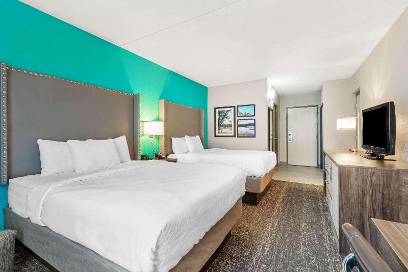La Quinta Inn & Suites by Wyndham Jamestown 5