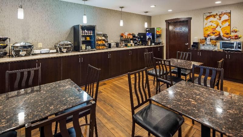 Best Western Crown Inn & Suites 3