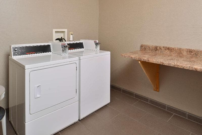 Best Western Plus University Inn 4