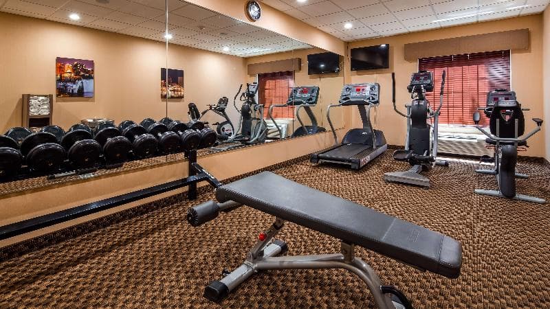 Best Western Plus Victor Inn & Suites 2