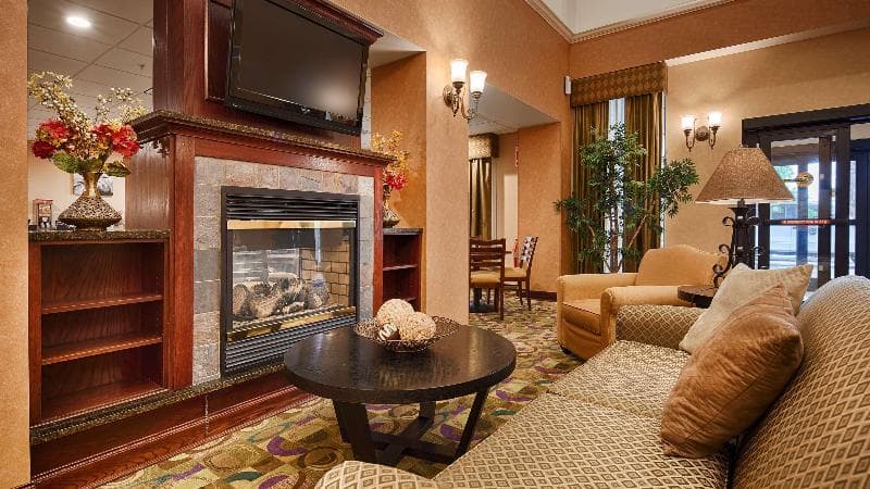Best Western Plus Victor Inn & Suites 4