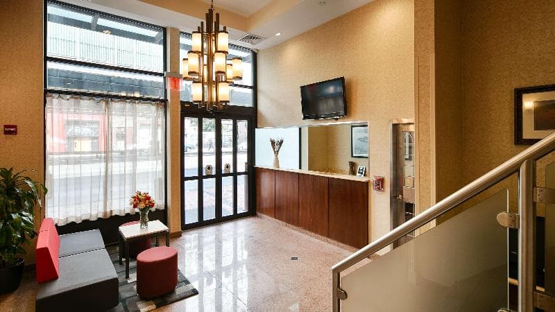 Best Western Plus Arena Hotel 4