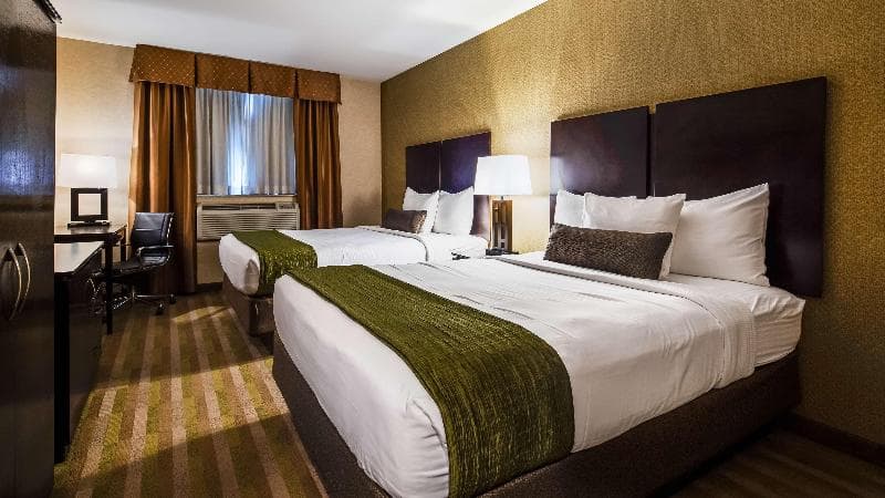 Best Western Plus Plaza Hotel 4