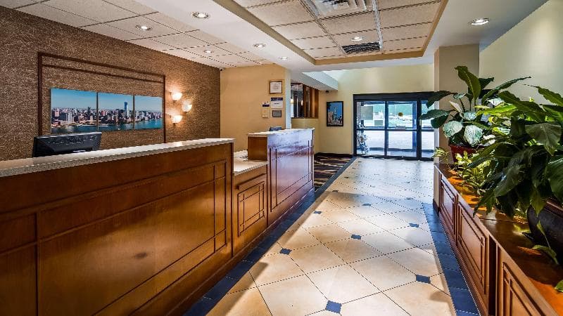 Best Western Plus Galleria Inn & Suites 3