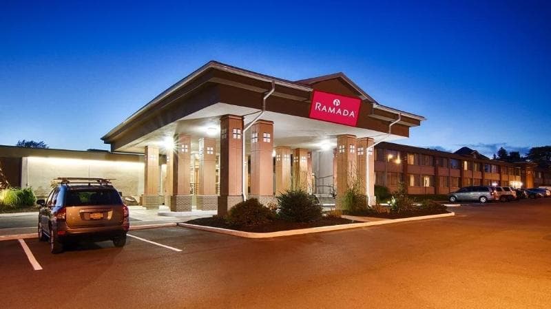 Quality Inn & Suites East Syracuse - Carrier Circle photo 1