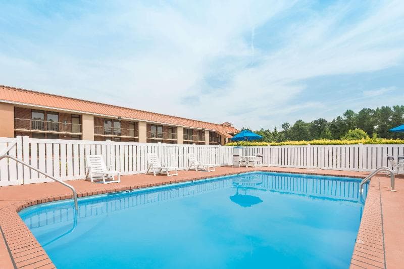 Baymont by Wyndham Rocky Mount I-95 5