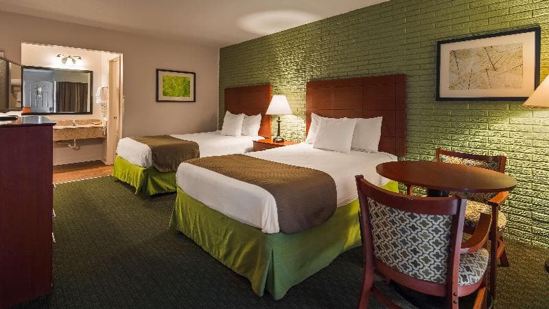 Best Western Hendersonville Inn 4