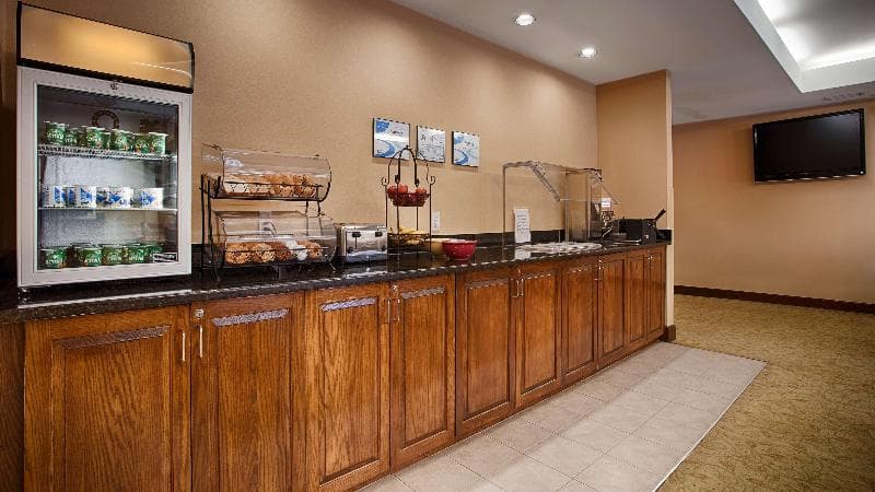 Best Western Plus Edison Inn 3