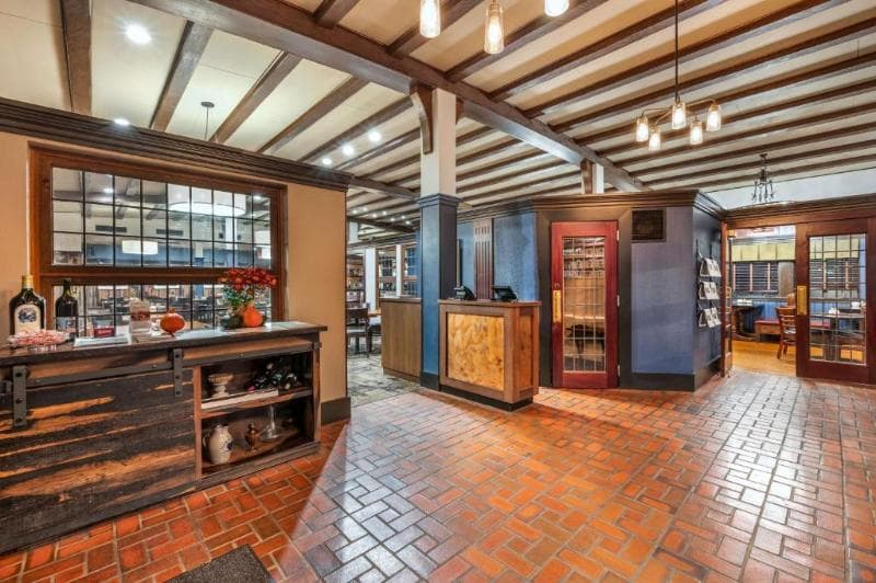 Best Western Premier Mariemont Inn 4