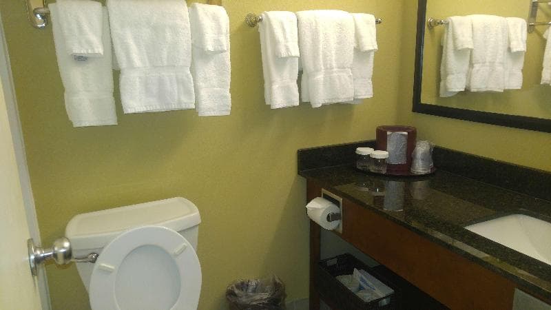 Best Western Plus Wooster Hotel & Conference Center 4