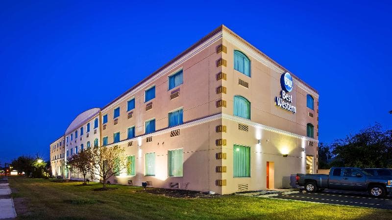 Best Western Airport Inn & Suites Cleveland photo 1