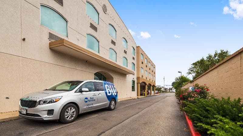 Best Western Airport Inn & Suites Cleveland 4