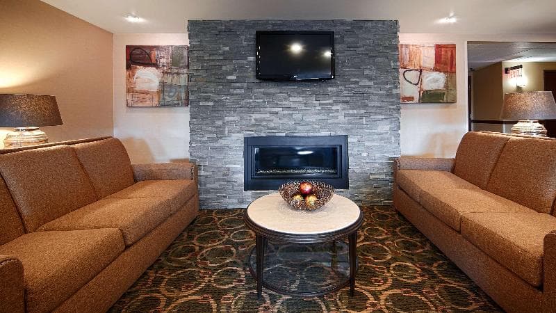Comfort Inn & Suites Copley Akron 4