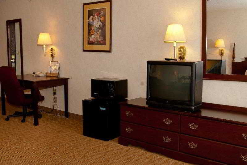 Countryside Inn & Suites 5
