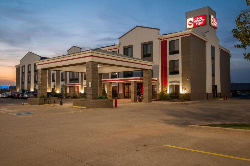 Best Western Plus Memorial Inn & Suites photo 1