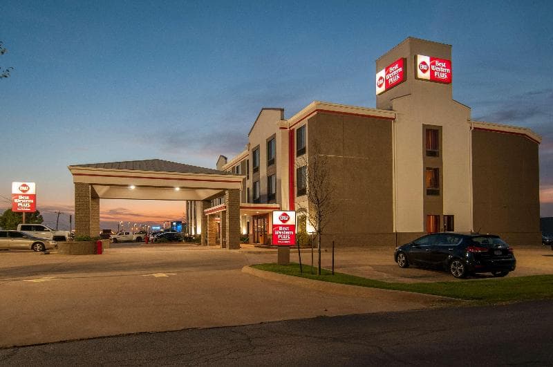 Best Western Plus Memorial Inn & Suites 3