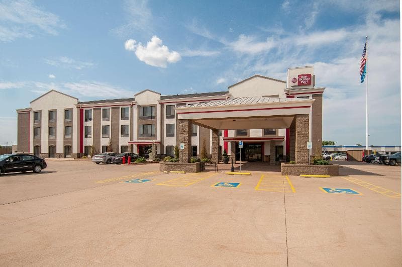 Best Western Plus Memorial Inn & Suites 4