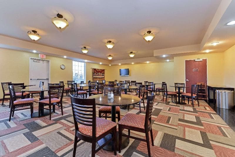 Quality Inn & Suites 3