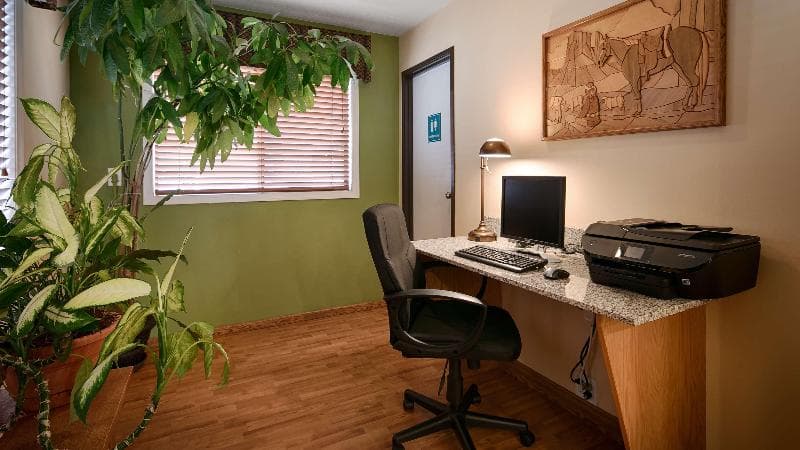 Best Western Oakridge Inn photo 1