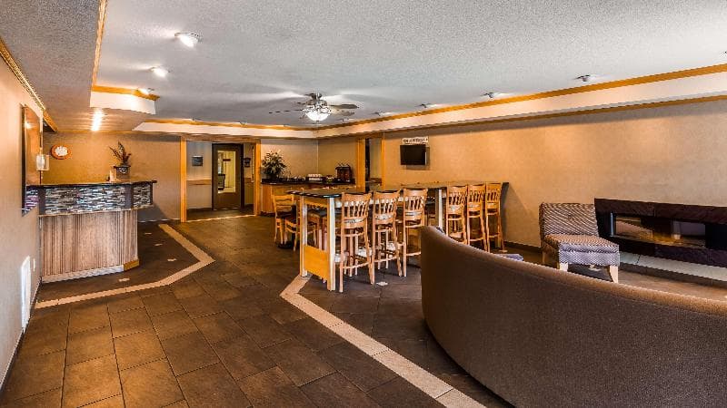 Best Western Plus Landmark Inn 4