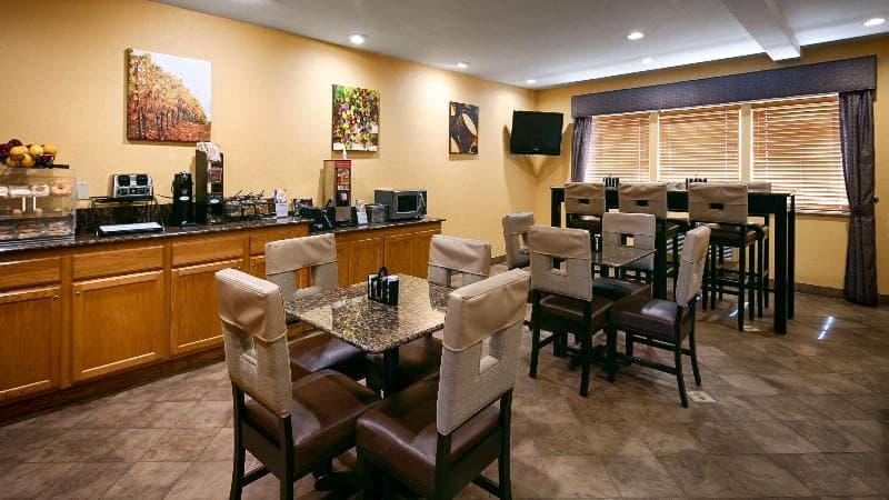 Best Western Dallas Inn & Suites 3