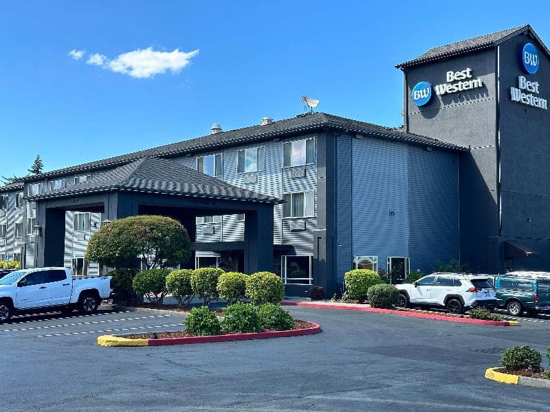Best Western Plus Cascade Inn & Suites 4