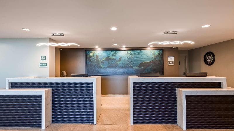 Best Western Plus Agate Beach Inn 4