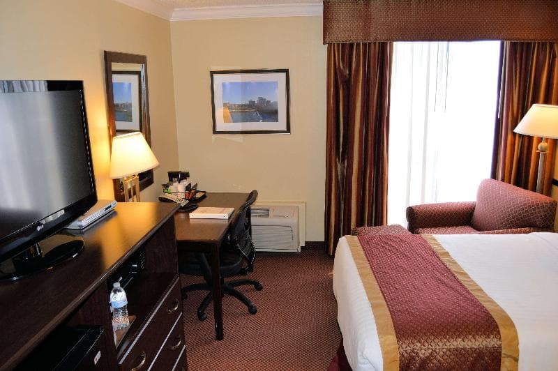 Best Western Plus Wilkes Barre Center City 4