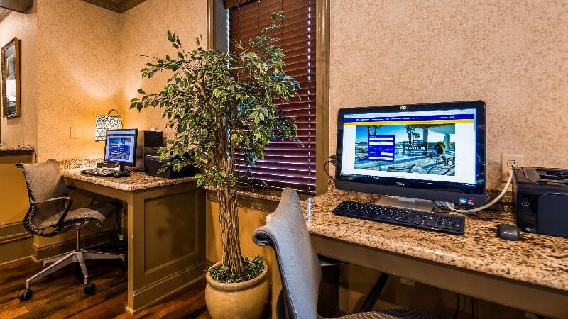 Best Western Plus Country Cupboard Inn photo 1