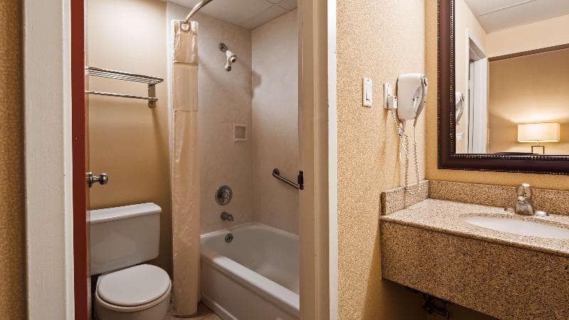 Best Western Fort Washington Inn 3