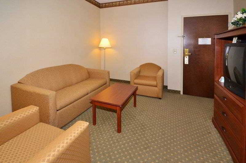 Fairfield Inn & Suites Lebanon Valley 4