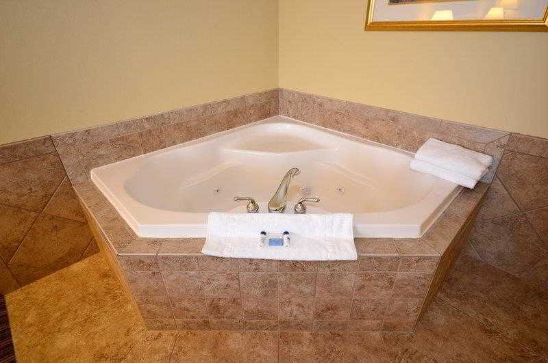 Fairfield Inn & Suites Lebanon Valley 3
