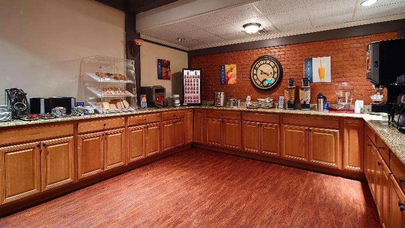 Lehigh Valley Hotel, SureStay Collection by Best Western 4