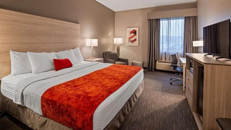 Best Western Plus New Cumberland Inn & Suites 4