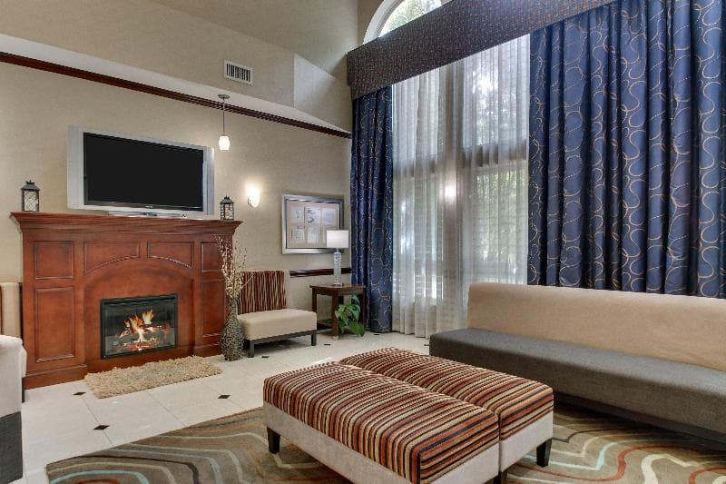 Holiday Inn Express & Suites Allentown West 2
