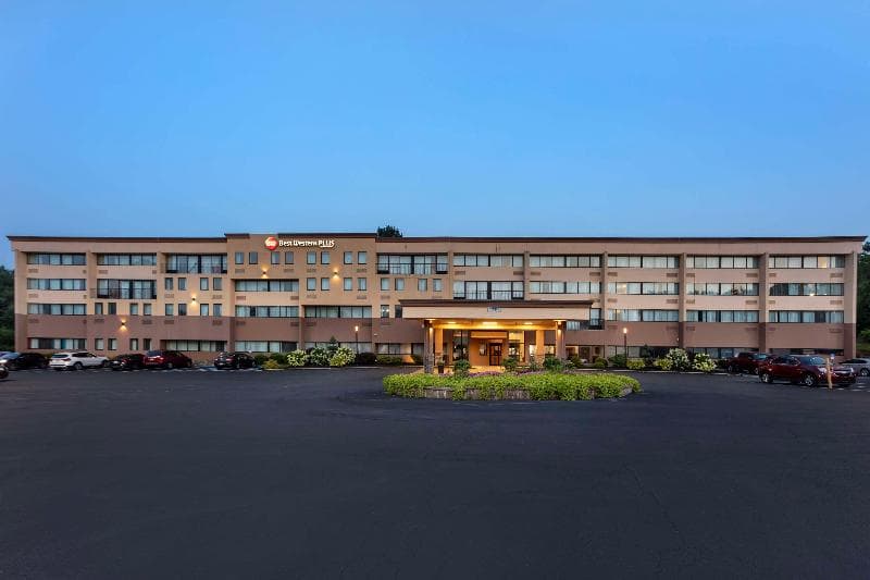 Best Western Plus Reading Inn & Suites 2