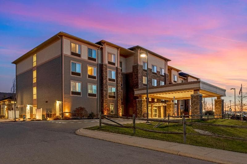 Best Western Plus University Park Inn & Suites 5