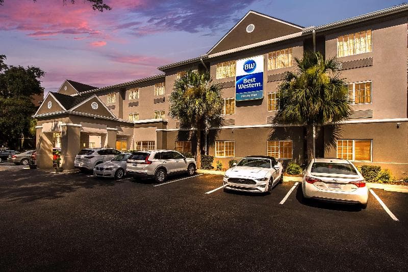 Best Western Patriots Point 3