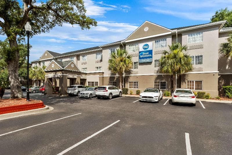 Best Western Patriots Point 4