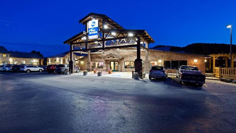 Best Western Golden Spike Inn & Suites 3