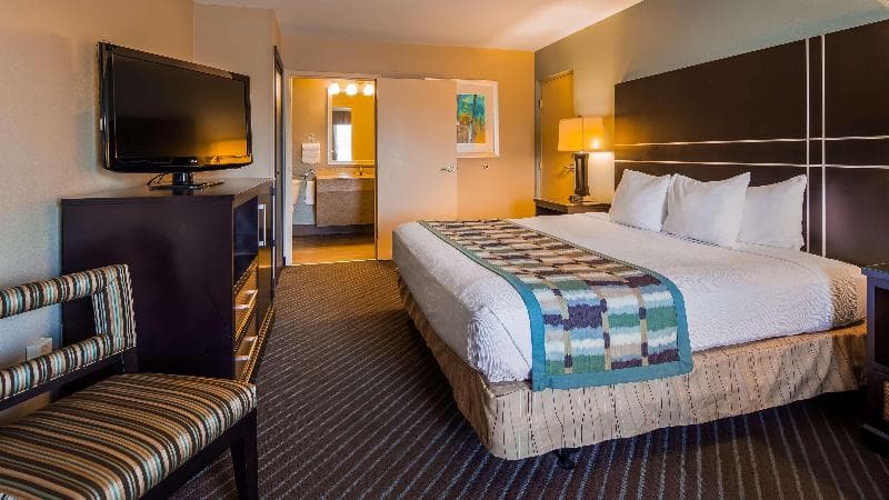 Best Western Newport Inn 4