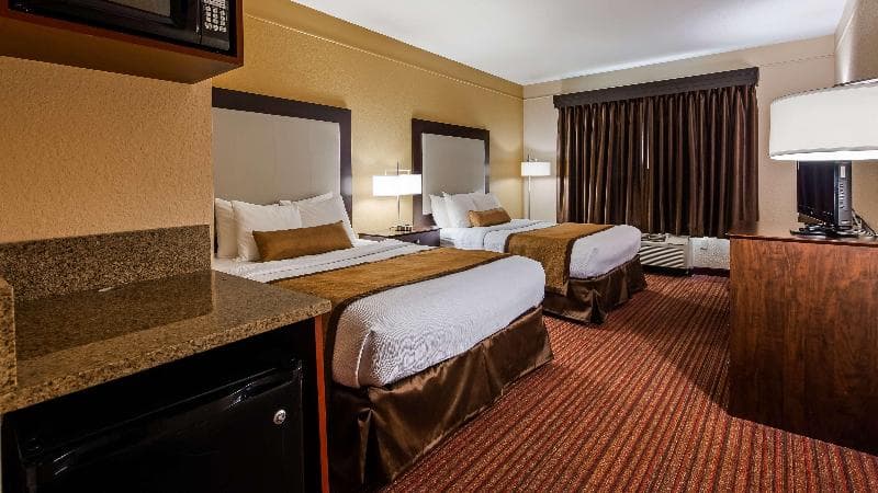 Best Western Plus Strawberry Inn & Suites 2
