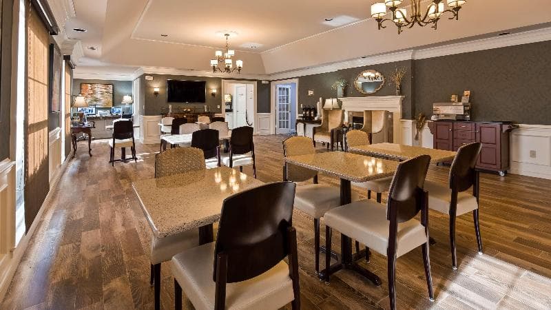 Best Western Spring Hill Inn & Suites 3