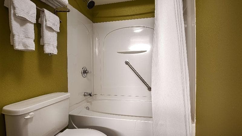 Best Western Plus Gen X Inn 4