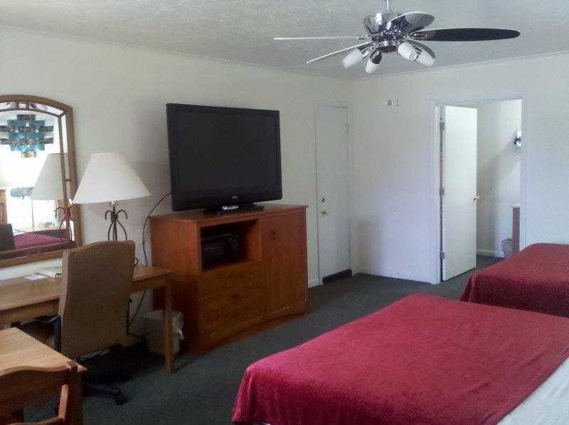 The Hotel Vernon 4