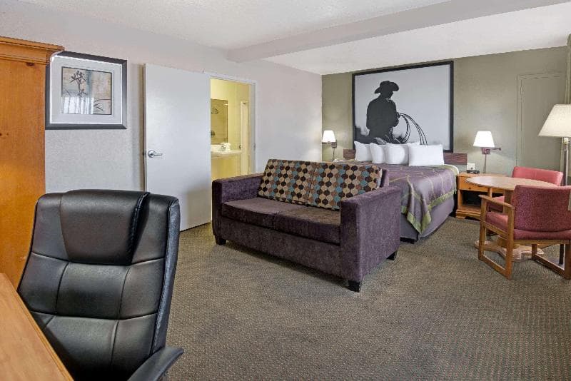 Super 8 by Wyndham El Paso Airport 4