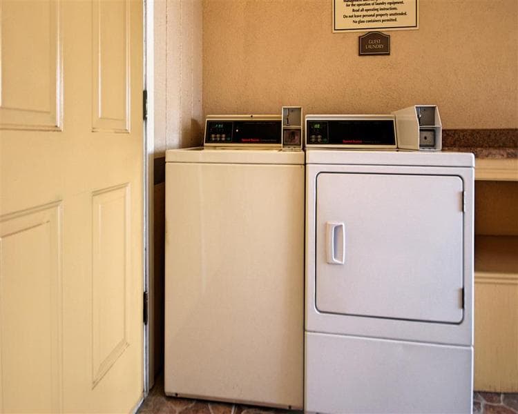 Americas Best Value Inn Kingsville 2